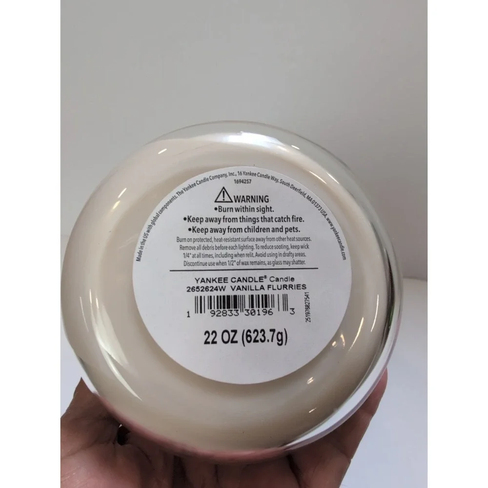 NEW-Yankee Candle VANILLA FLURRIES Large Jar 22oz